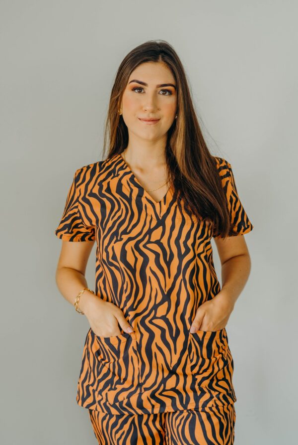Scrub Tigre Laranja